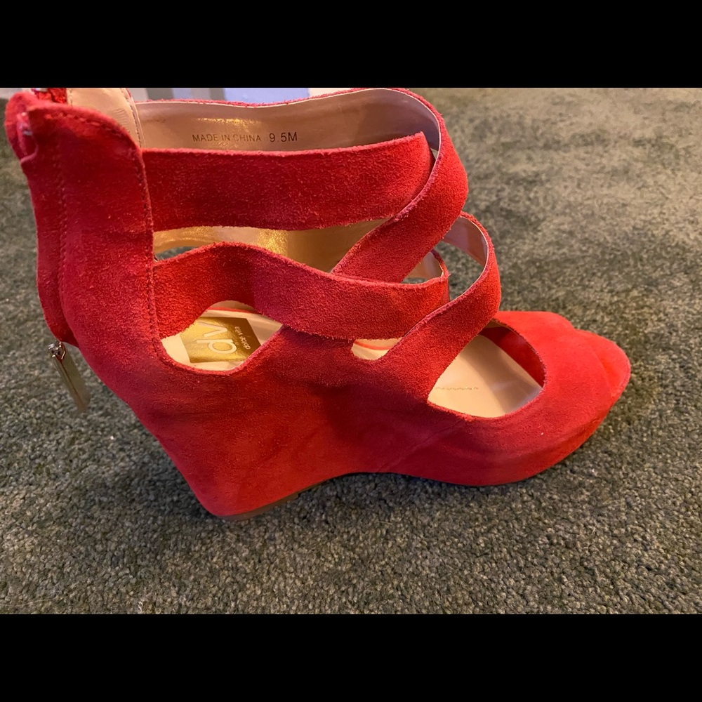 Beautiful dolce vita suede wedges never worn.